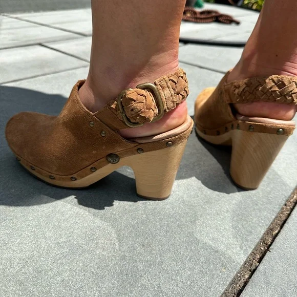 NWOT Ugg Australia Studded Dafni Clogs - Picture 3 of 9